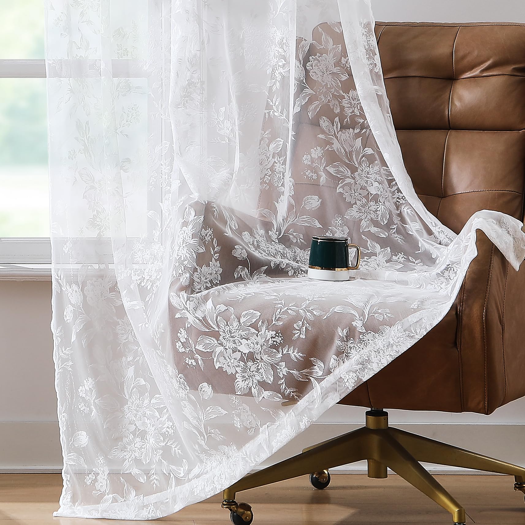 Amazon｜リビングルーム用ホワイトレースカーテン 長さ84インチ ライト